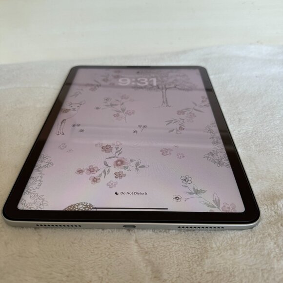 Apple iPad Air 10.9" 64GB, 2020 iPad Air 4th Generation - Excellent Condition - Picture 3 of 16